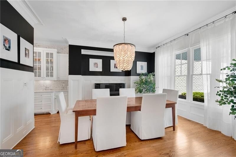 PREPARE TO BE MESMERIZED by this *SMART* PRISTINE POOL HOME on - photo 9