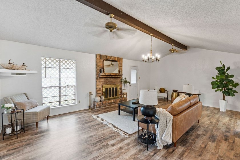 Welcome home to comfort, character, and convenience in the - photo 3