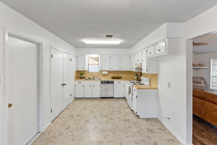 Welcome home to comfort, character, and convenience in the - photo 7