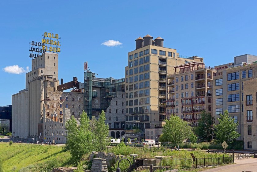 Welcome to this stunning one bedroom + den condo at the historic - photo 37