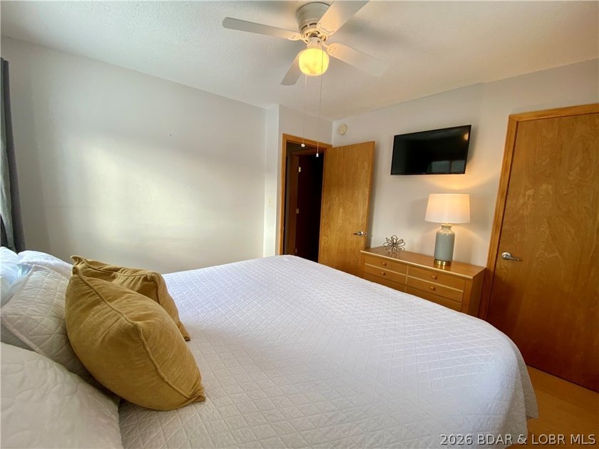 Big price improvement on this turn-key Osage Beach lakefront - photo 27