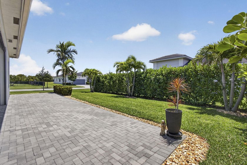 Highly desired corner lot with premium Kolter Home upgrades - photo 40