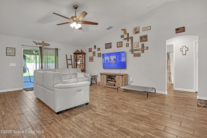 A rare opportunity to buy this meticulously maintained 2020 home - photo 10