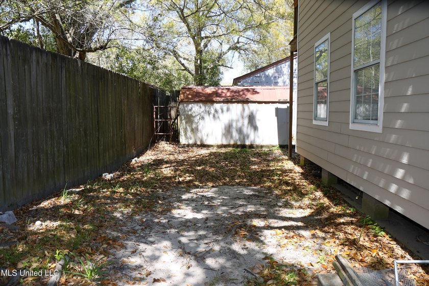 PRIME COMMERCIAL PROPERTY IN A FANTASTIC LOCATION! This - photo 11