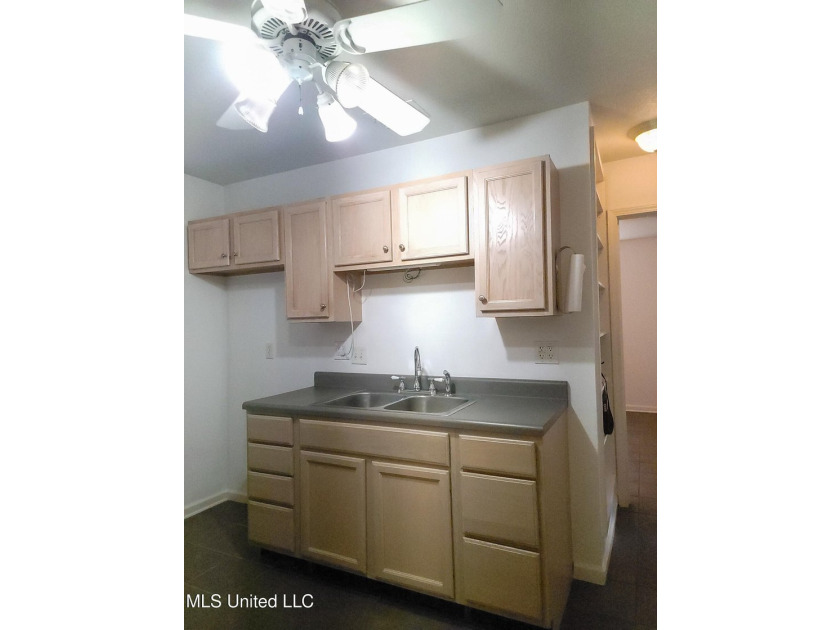 PRIME COMMERCIAL PROPERTY IN A FANTASTIC LOCATION! This - photo 20