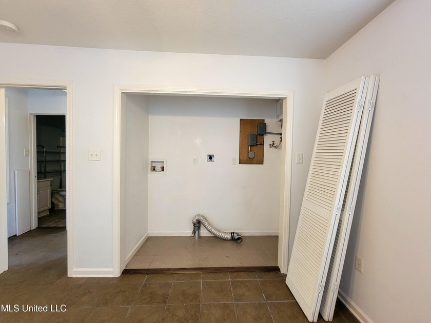 PRIME COMMERCIAL PROPERTY IN A FANTASTIC LOCATION! This - photo 22