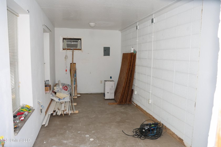 PRIME COMMERCIAL PROPERTY IN A FANTASTIC LOCATION! This - photo 25