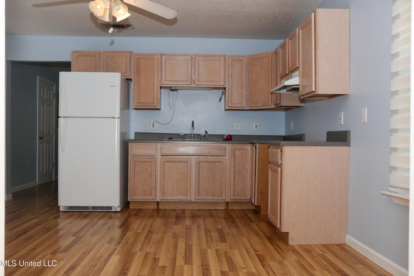 PRIME COMMERCIAL PROPERTY IN A FANTASTIC LOCATION! This - photo 32