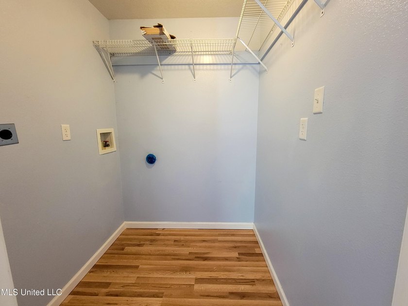 PRIME COMMERCIAL PROPERTY IN A FANTASTIC LOCATION! This - photo 33