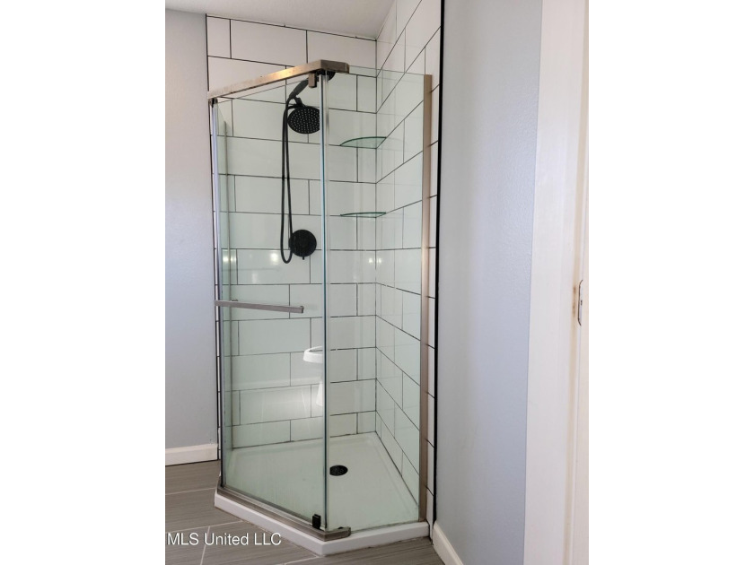 PRIME COMMERCIAL PROPERTY IN A FANTASTIC LOCATION! This - photo 34
