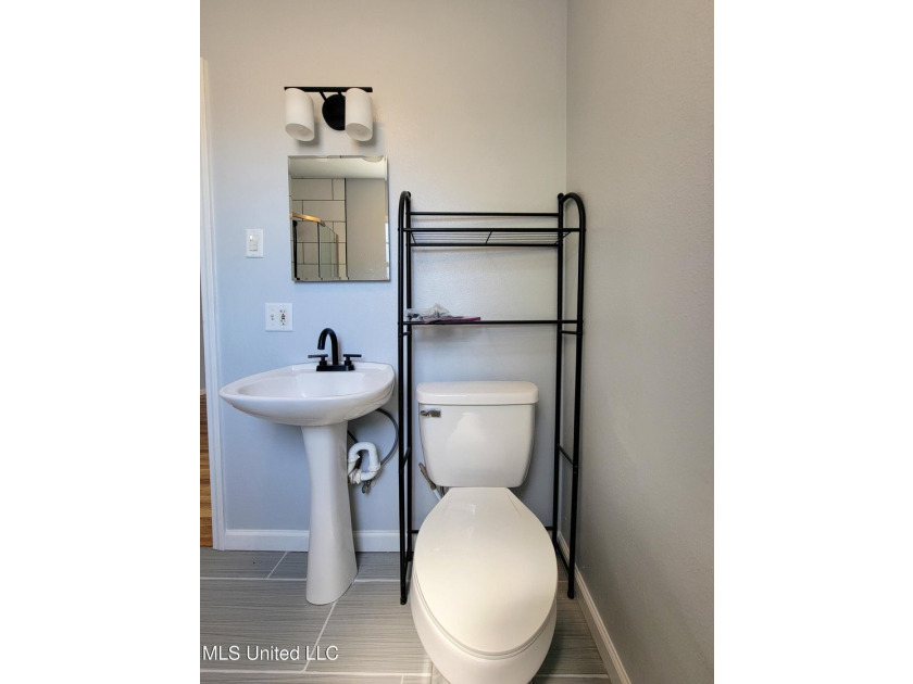 PRIME COMMERCIAL PROPERTY IN A FANTASTIC LOCATION! This - photo 35
