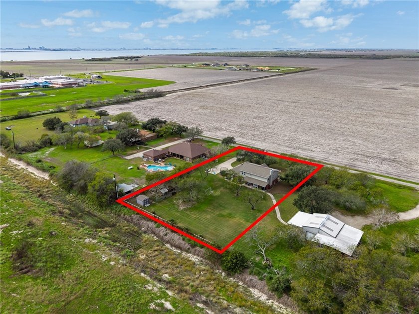 NEW PRICE ALERT!!! Looking for that rare unicorn property? - photo 32