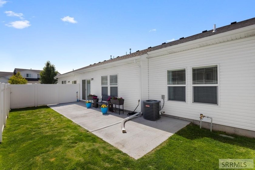 Enjoy the ease of low-maintenance living without sacrificing - photo 33
