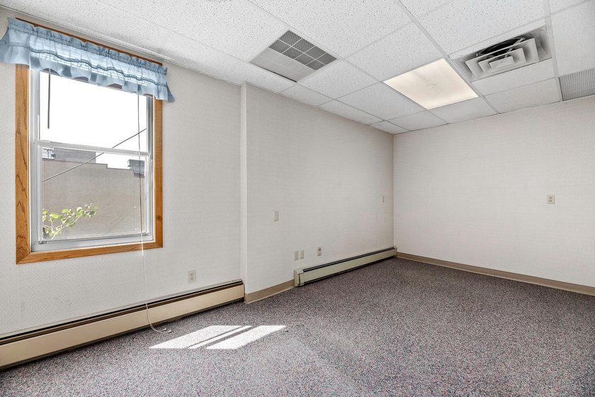 Prime investment opportunity in the heart of historic downtown - photo 34