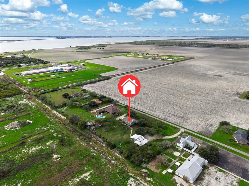 NEW PRICE ALERT!!! Looking for that rare unicorn property? - photo 36