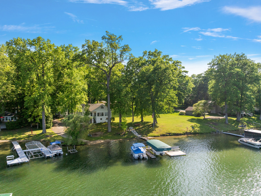 Amazing Lakefront home - photo 21