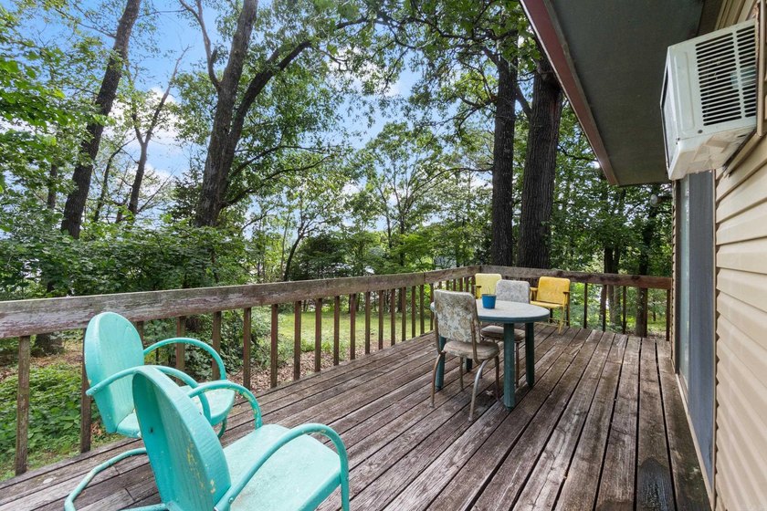 Lakefront Property with 10 Acres - Perfect for a Gentleman's - photo 11