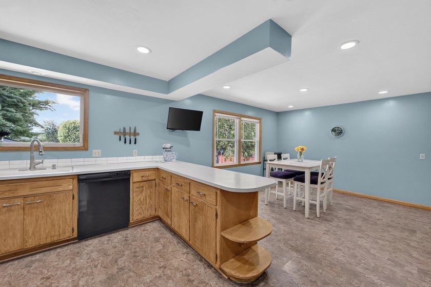 Welcome home to this charming 3-bedroom ranch in the heart of - photo 11