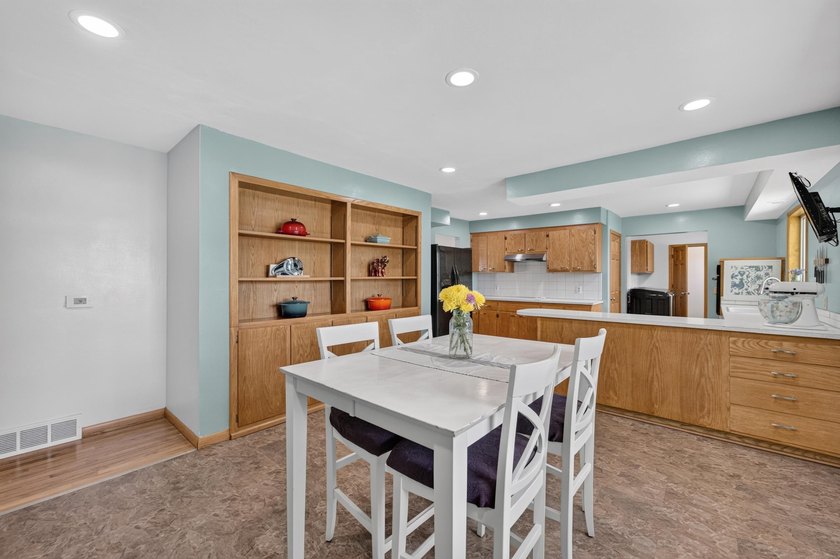 Welcome home to this charming 3-bedroom ranch in the heart of - photo 13