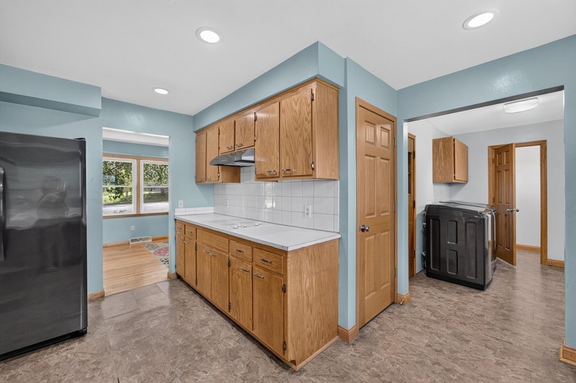 Welcome home to this charming 3-bedroom ranch in the heart of - photo 15