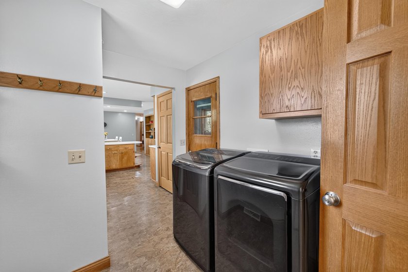 Welcome home to this charming 3-bedroom ranch in the heart of - photo 16
