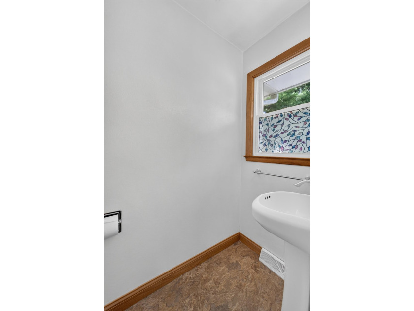 Welcome home to this charming 3-bedroom ranch in the heart of - photo 17
