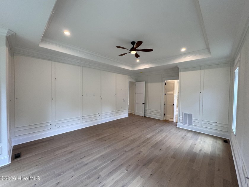 Stunning 4,052 Sf 2-story home with exceptional features inside - photo 20