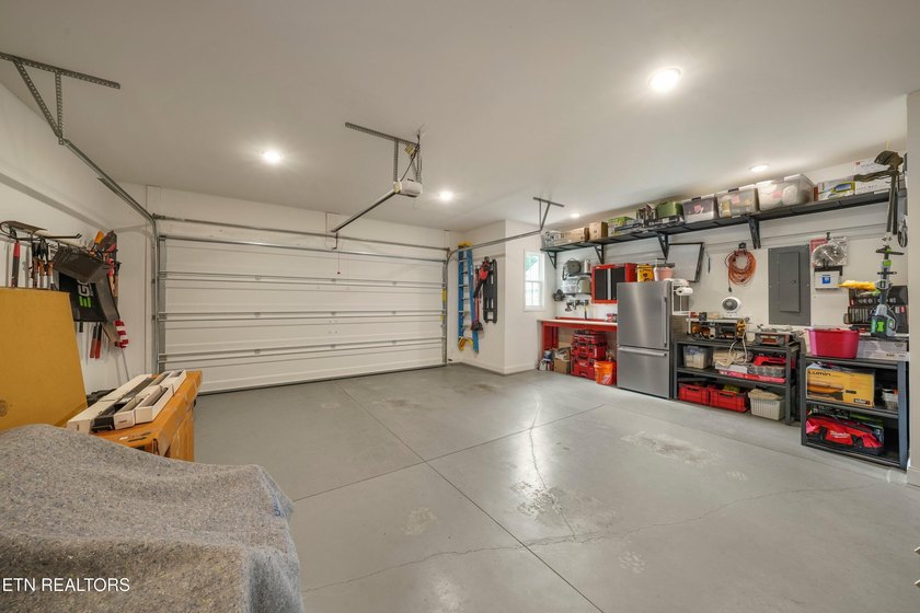 Step inside this beautifully updated ranch, built just two years - photo 25