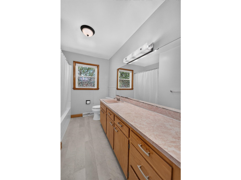 Welcome home to this charming 3-bedroom ranch in the heart of - photo 26