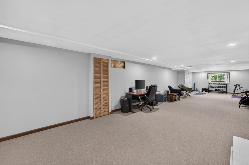 Welcome home to this charming 3-bedroom ranch in the heart of - photo 27