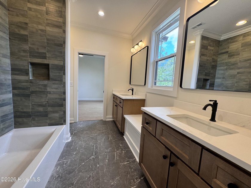 Stunning 4,052 Sf 2-story home with exceptional features inside - photo 32