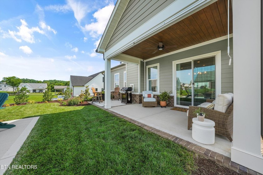 Step inside this beautifully updated ranch, built just two years - photo 32