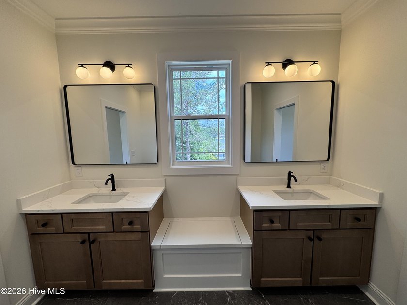 Stunning 4,052 Sf 2-story home with exceptional features inside - photo 33
