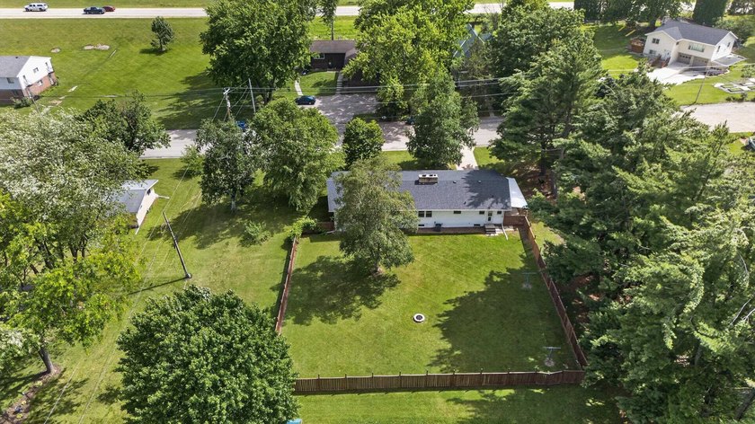 Welcome home to this charming 3-bedroom ranch in the heart of - photo 36