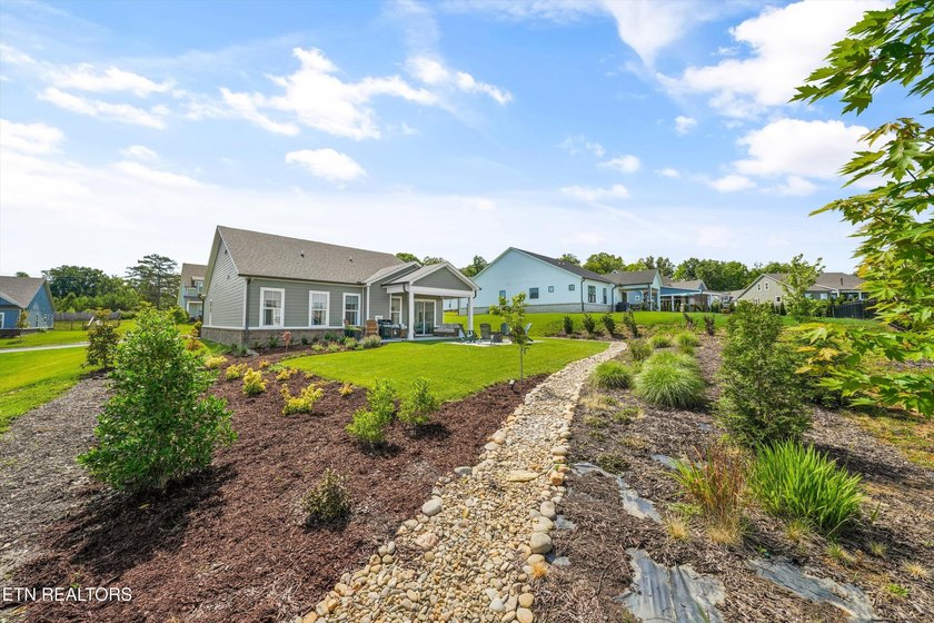 Step inside this beautifully updated ranch, built just two years - photo 39