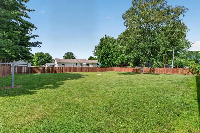 Welcome home to this charming 3-bedroom ranch in the heart of - photo 40