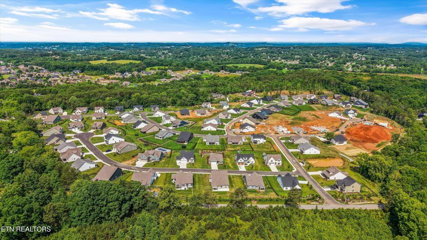 Step inside this beautifully updated ranch, built just two years - photo 42