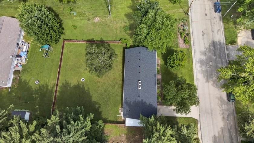Welcome home to this charming 3-bedroom ranch in the heart of - photo 43