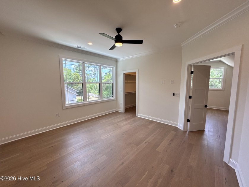 Stunning 4,052 Sf 2-story home with exceptional features inside - photo 45