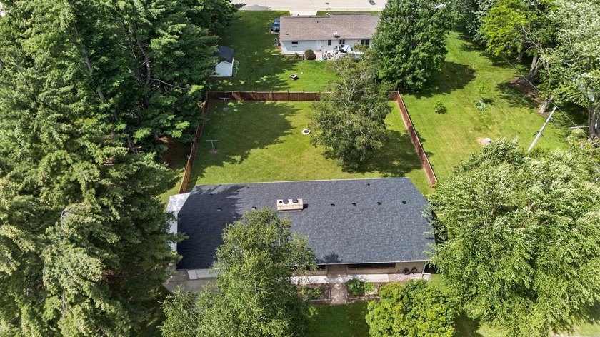 Welcome home to this charming 3-bedroom ranch in the heart of - photo 45