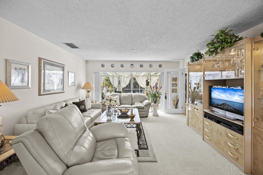 Beautiful 3BR/2BA CBS home with NO HOA-perfect as a primary - photo 12