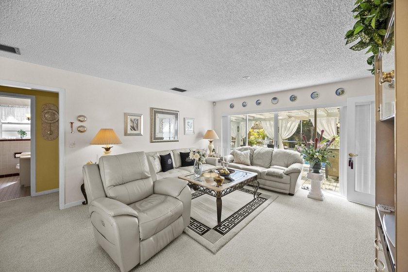 Beautiful 3BR/2BA CBS home with NO HOA-perfect as a primary - photo 14