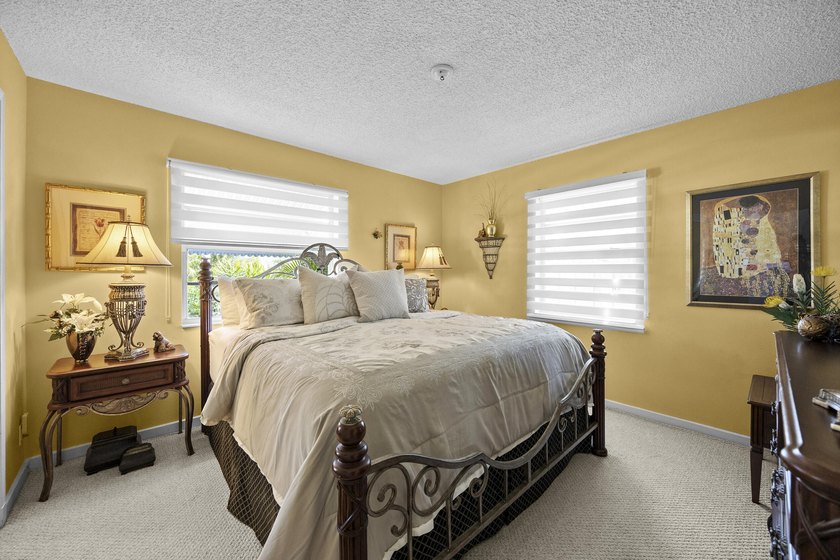 Beautiful 3BR/2BA CBS home with NO HOA-perfect as a primary - photo 21