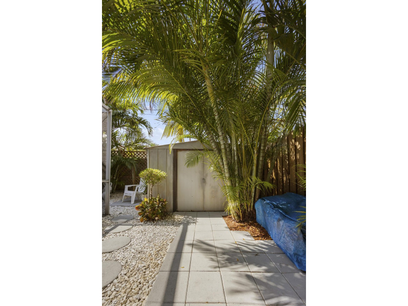 Beautiful 3BR/2BA CBS home with NO HOA-perfect as a primary - photo 39