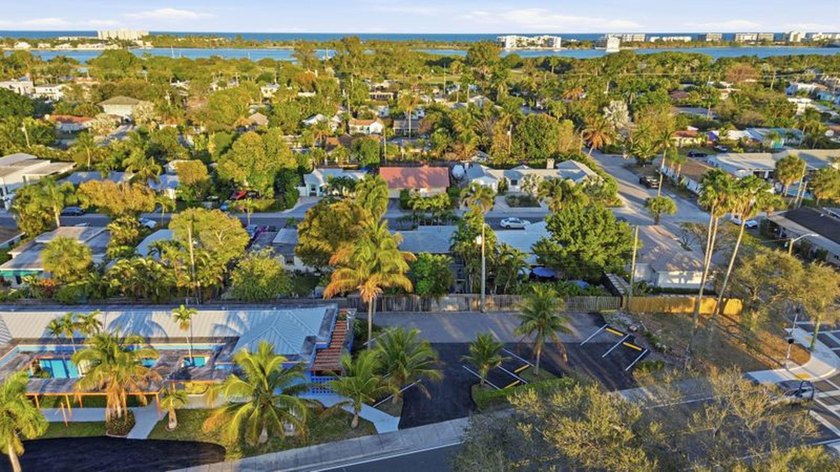 Beautiful 3BR/2BA CBS home with NO HOA-perfect as a primary - photo 56