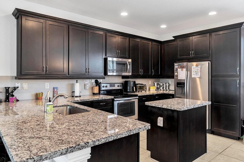 Welcome Home to this Fantastic Tri-Level 3BR/3.5BA Townhome! - photo 14