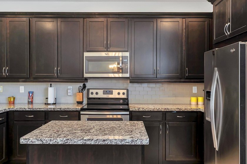 Welcome Home to this Fantastic Tri-Level 3BR/3.5BA Townhome! - photo 15