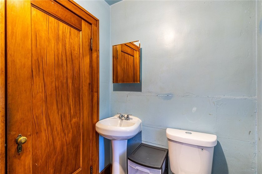 Another Rockin' Rochester Property! Grandma's House is finally - photo 26