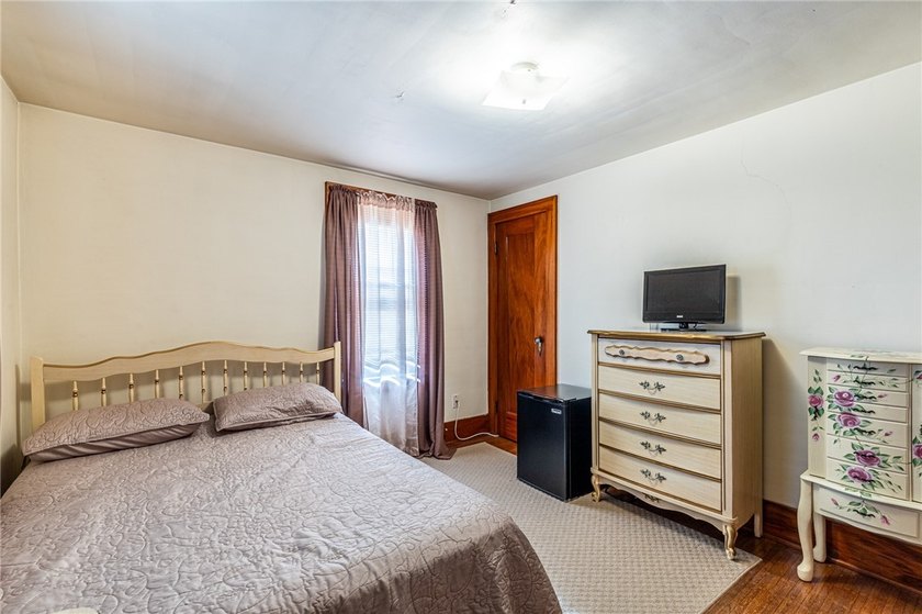 Another Rockin' Rochester Property! Grandma's House is finally - photo 31