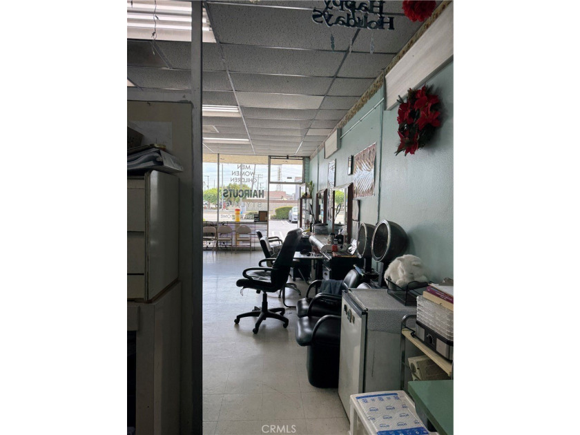 BUSINESS OPPORTUNITY IN A PRIME LOCATION OF NORTH TORRANCE!!!! - photo 8